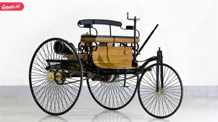 Sejarah Mobil Sedan di Indonesia