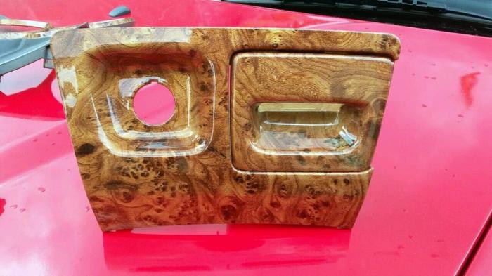 Pelapisan Wood Panel dan Carbon Look - Laris Abadi Modifikasi Dasbor dengan Panel Kayu atau Carbon Look