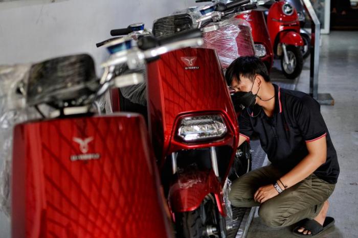BBM Naik, Peminat Motor Listrik Meningkat Pengaruh Kenaikan BBM terhadap Penjualan Motor