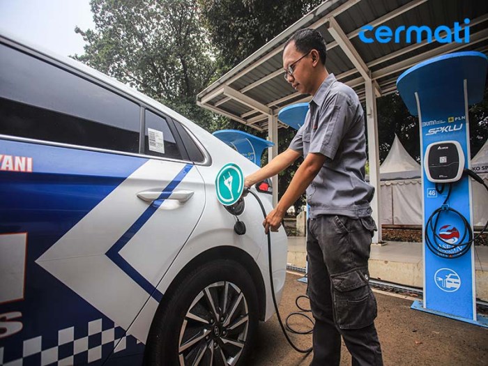 Berapa Biaya Charge Mobil Listrik Sebenarnya? Hitung di Sini! | JalanTikus Bagaimana Mobil Listrik Mempengaruhi Tagihan Listrik Anda?